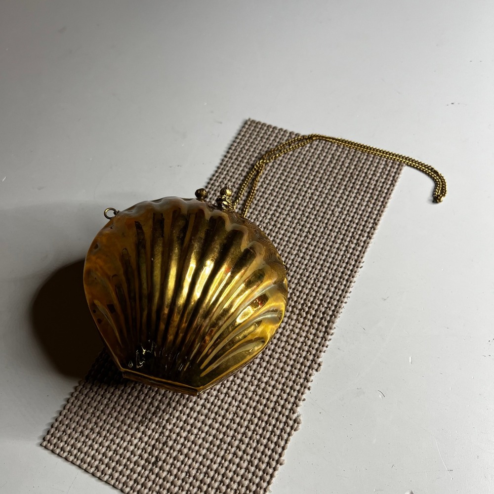 Vintage 1980s Brass Clam Shell Minaudiere Evening Bag Gold Mermaidcore Clutch